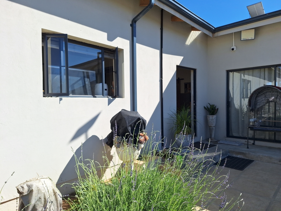 4 Bedroom Property for Sale in Memel Free State
